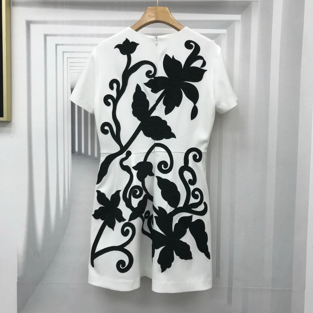 Vestido corto de manga corta con cuello redondo para mujer, minivestido elegante con bordado Floral hecho a mano, Color blanco y negro, alta calidad