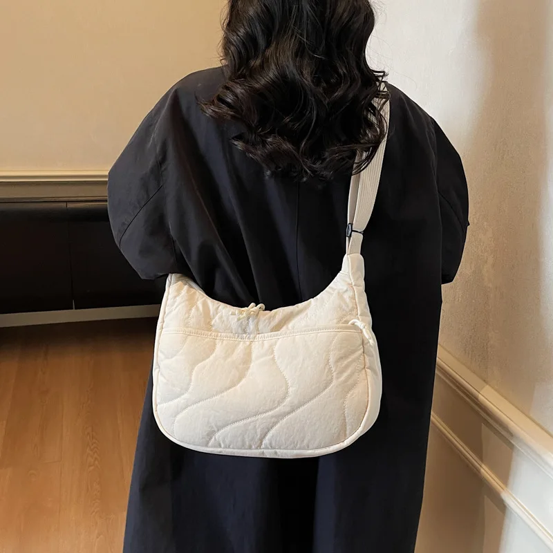 New Japanese Style Quilted Shoulder Bag for Women Lightweight Padded Crossbody Tote Large Capacity Casual Commuter Bag view 3