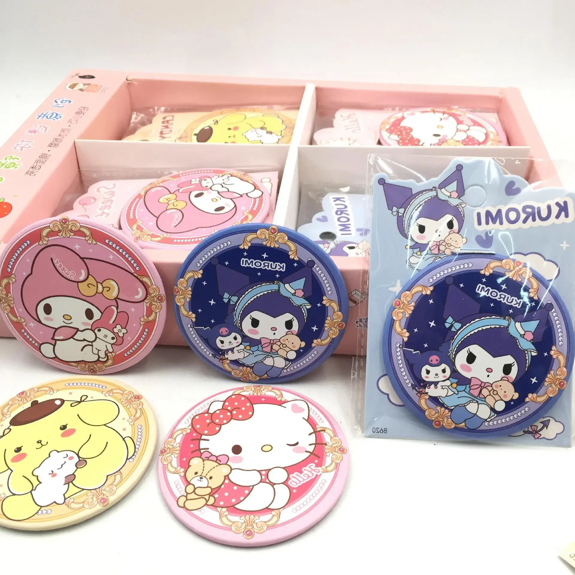 

MINISO 1PCS Anime Sanrio Mirror Cute Kuromi Melody Pochacco Hello Kitty Portable Round Mirror Beauty Gift