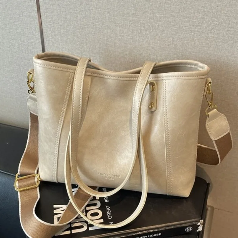 

Large Capacity Handbag 2026 Summer New Commuter Shoulder Bag Fashion Versatile Tote Bag Wide Shoulder Strap Storage