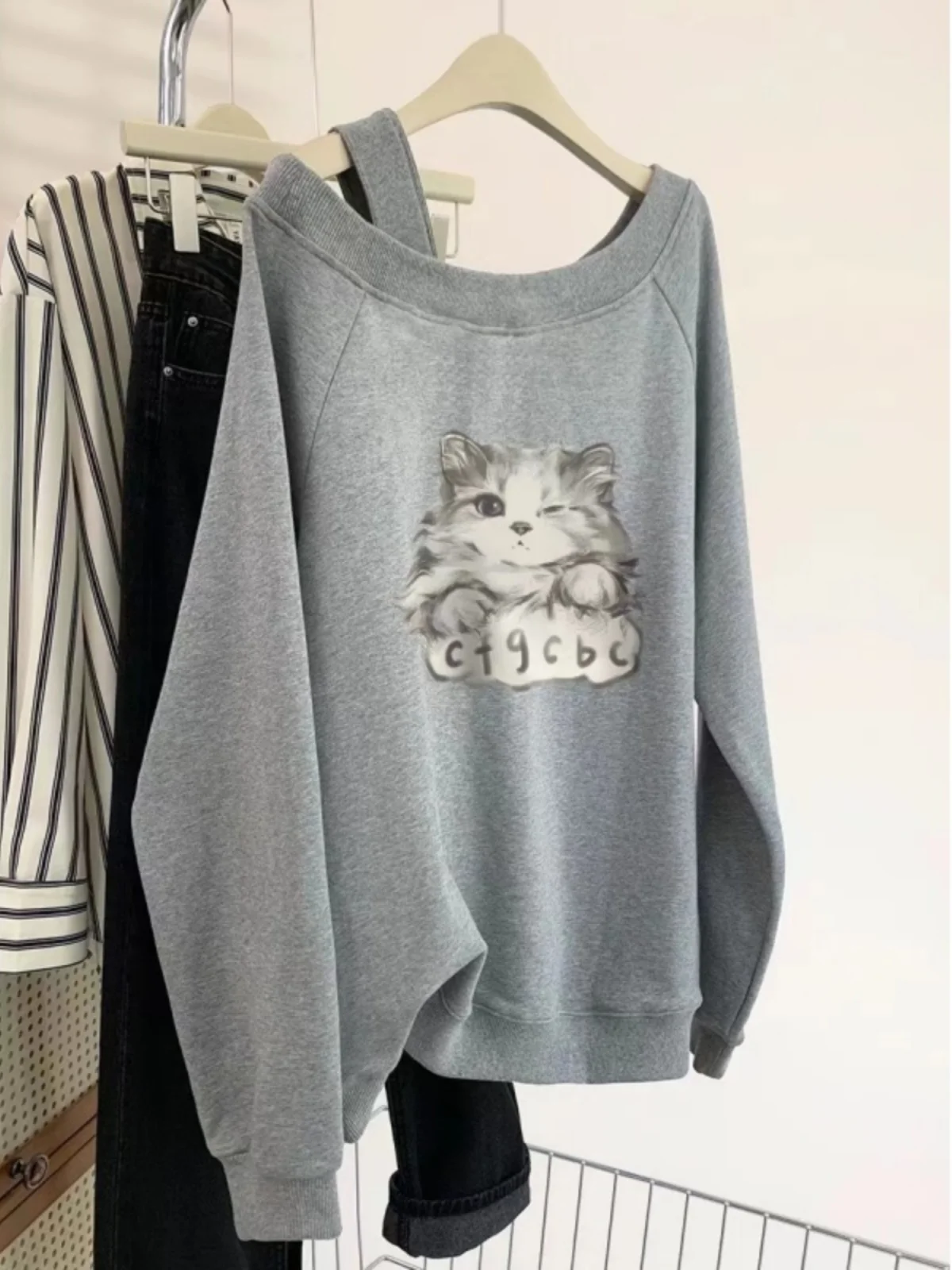 

Gray Printed Asymmetrical Shoulder Hoodie Women's Spring Autumn Loose Style Comfortable Casual Long Sleeve T-Shirt