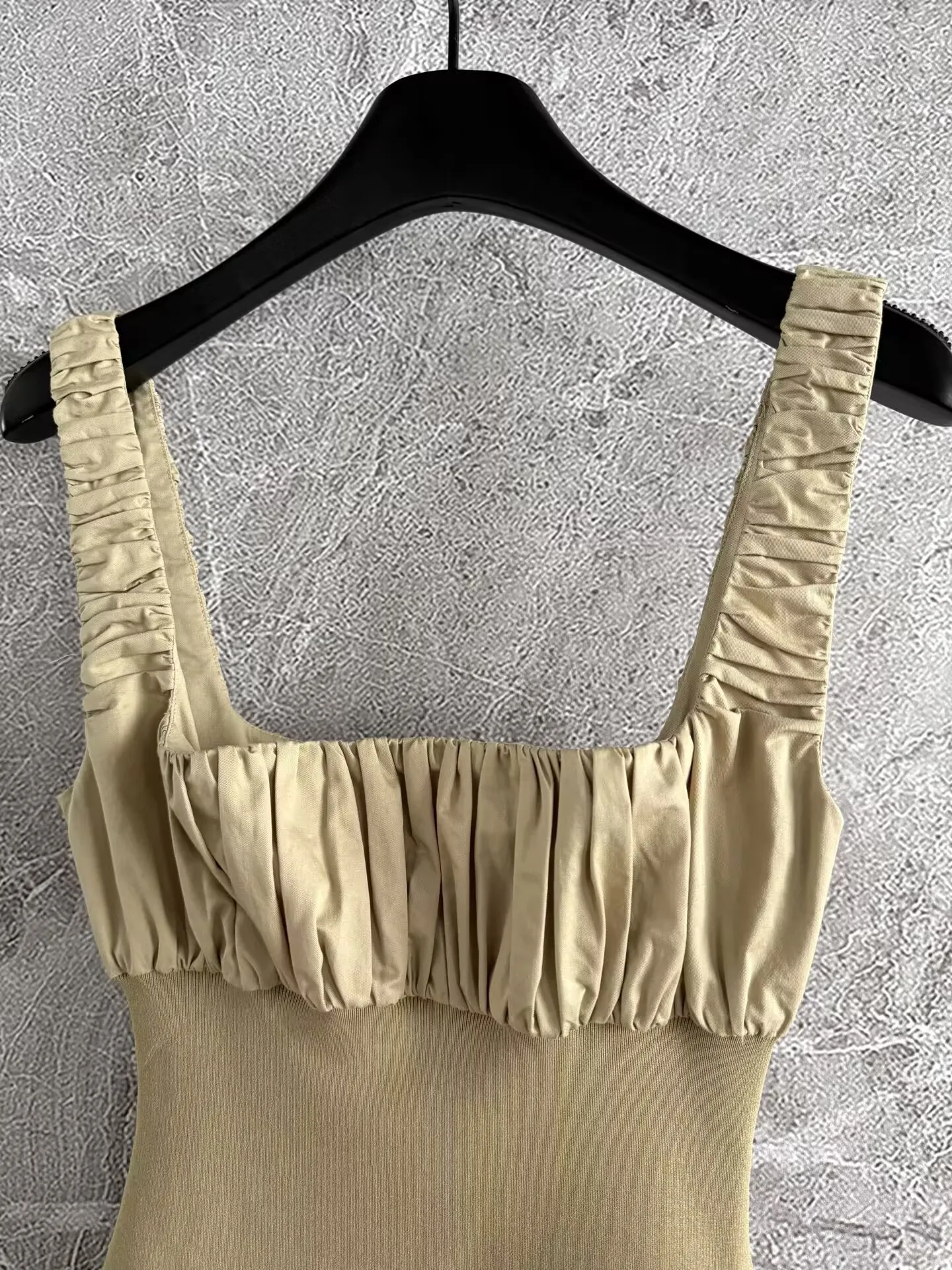 Lato 2025 damska plisowana kamizelka sukienka kwadratowy kołnierzyk bez rękawów jednokolorowa moda codzienna Mini szata