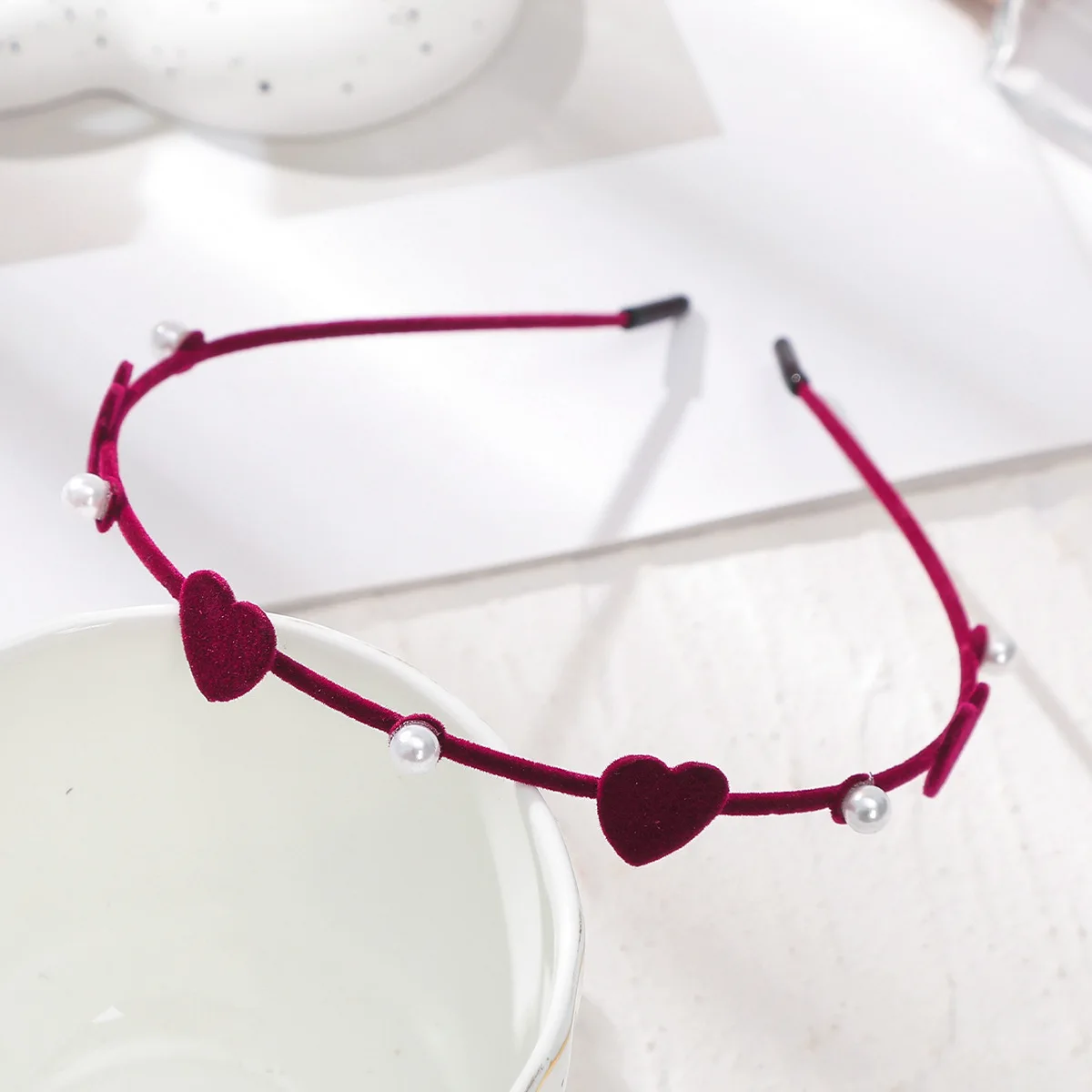 Elegant Burgundy Velvet Thin Headband with Flocking Heart and Faux Pearl Decor Sweet Women Daily Wedding Hair Hoop Accessories