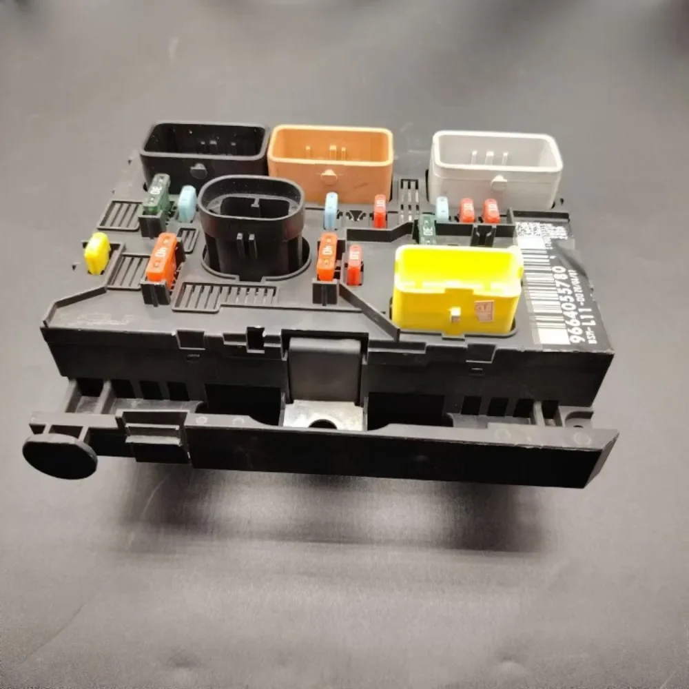 9664055780 9664826080 6500FH Fuse Box Control Unit Assembly BSM-L11 For Peugeot 307 Citroen C4 Low Configuration