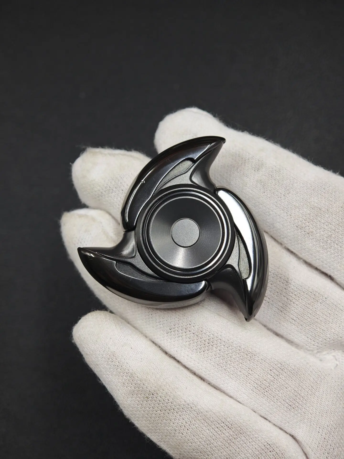 Used EDC TRINITY Liquid Flash, Three-leaf Open Nail Gyro, Zirconium Edc Decompression Toy