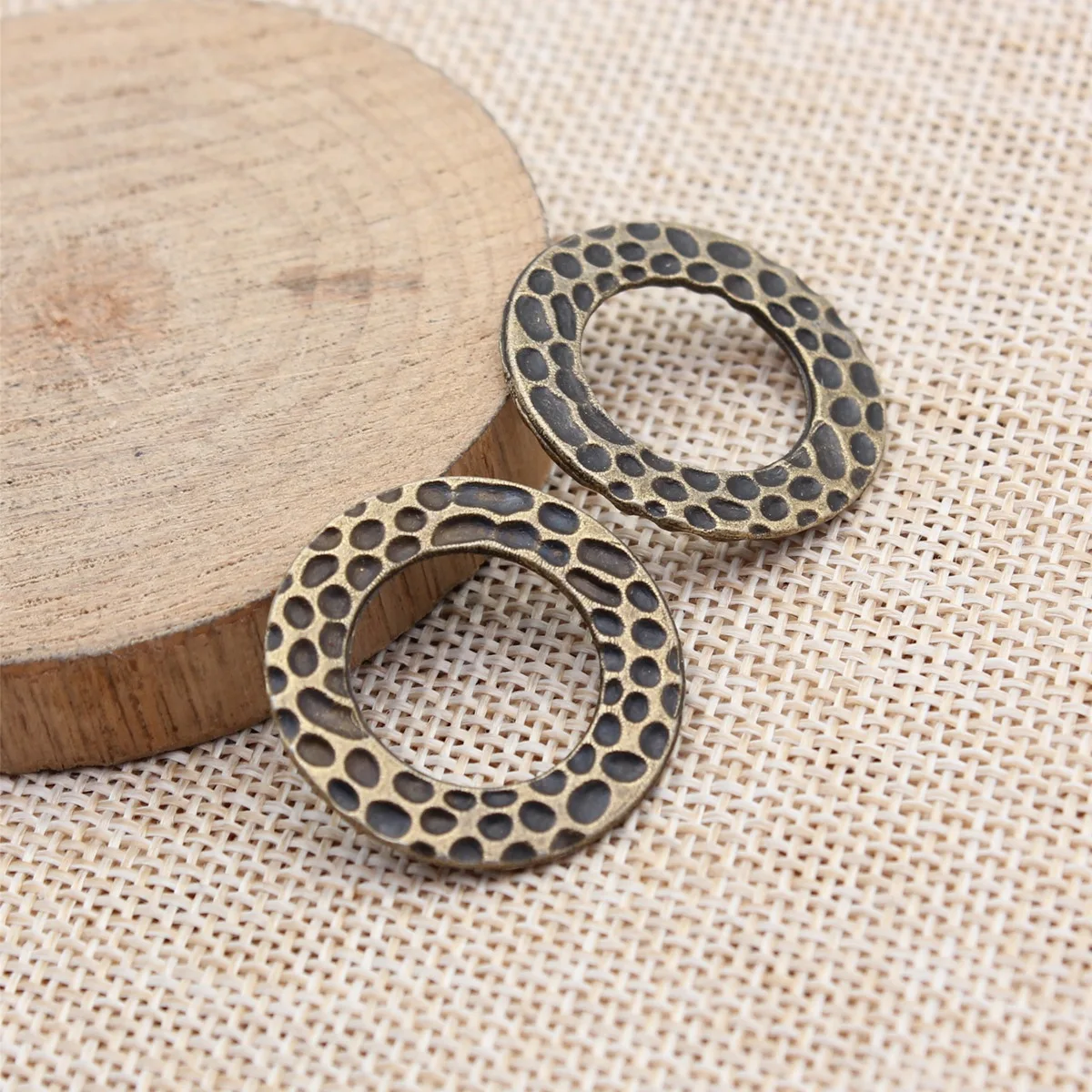 5pcs 27x27mm 2 Colors Antique Silver Color Antique Bronze Color Hammered Circle Charms Connector Jewelry Making DIY Accessories