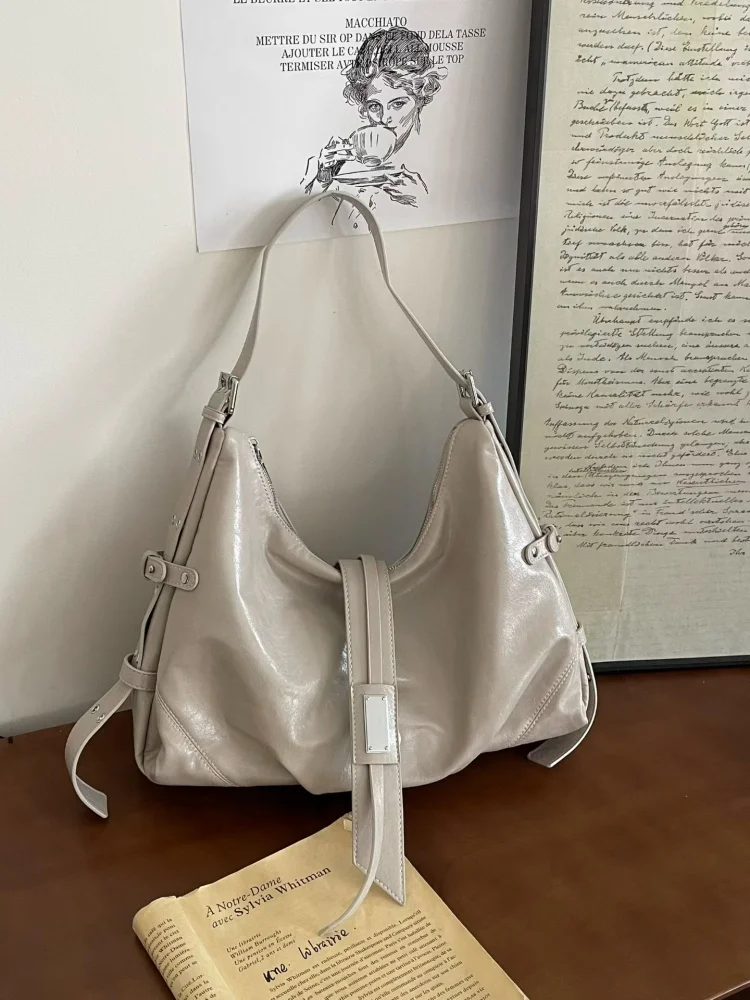 

New High-end Leather Belt Decoration Shoulder Bag Fashionable Soft Leather Tote Bag Versatile Commuting Armpit Bag