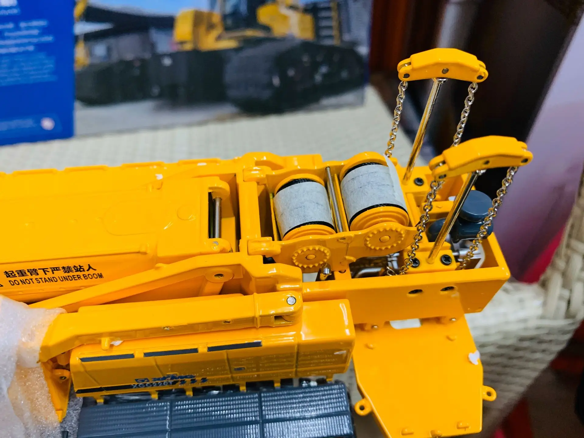 XCMG XGC220T Telescopic Crawler Crane 1:50 Scale Die-Cast New in Original Box