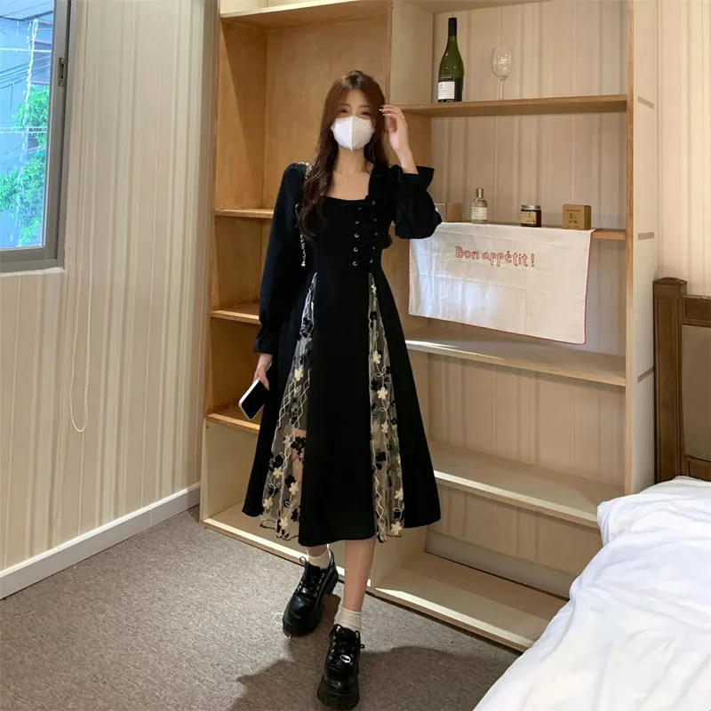 Abito vintage con cuciture a rete femminile 2025 Abito primavera estate con colletto quadrato Abito pullover con lacci a vita alta sottile moda donna