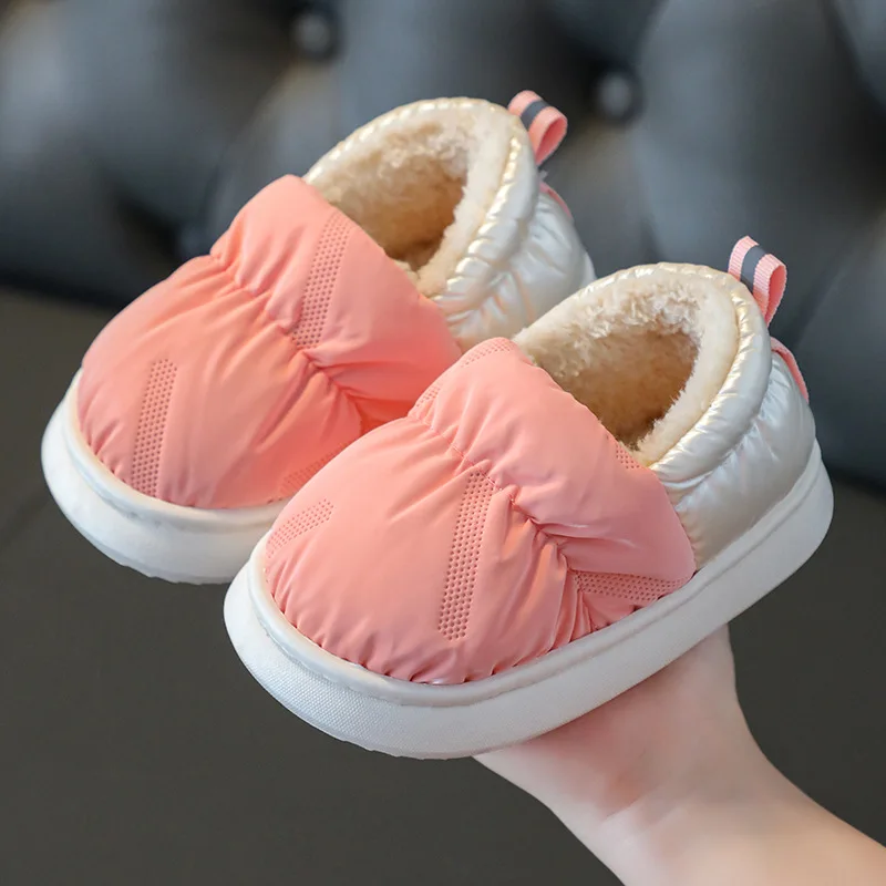 Winter Cotton Shoes Children Boys and Girls Antiskid Warm Down Cloth Waterproof Baby Shoes Home Cotton Slippers أحذية غير رسمية