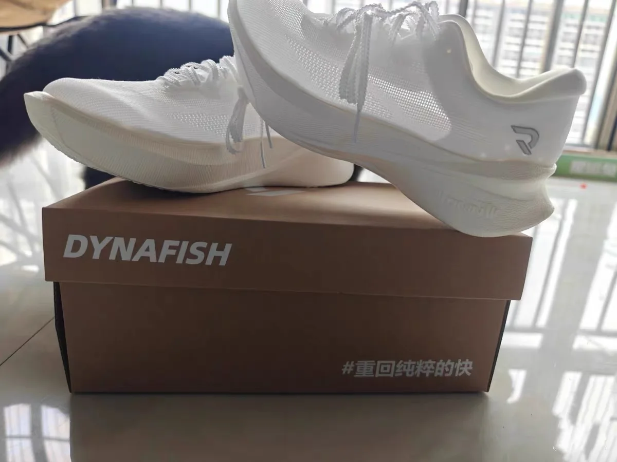 

Hot-selling 2025 arrival: lightweight, durable, high-quality professional running trainers. Powerful marathon shoes. Excellent.