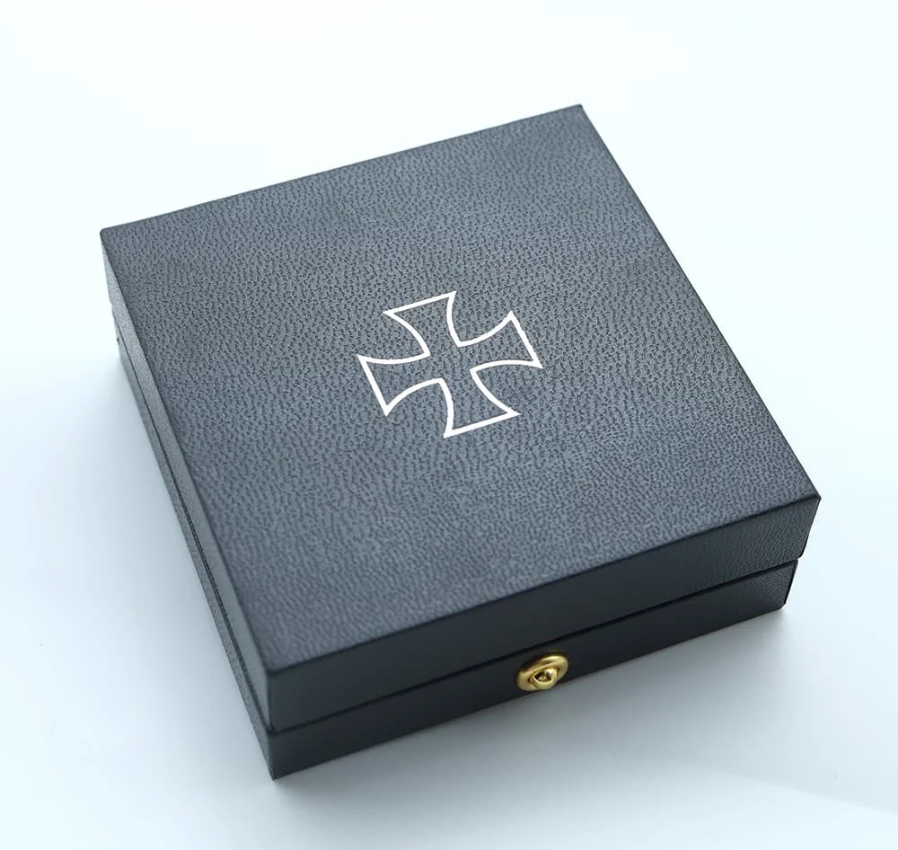 صندوق إعادة إنتاج علبة Iron Cross 1st Class الألمانية #1