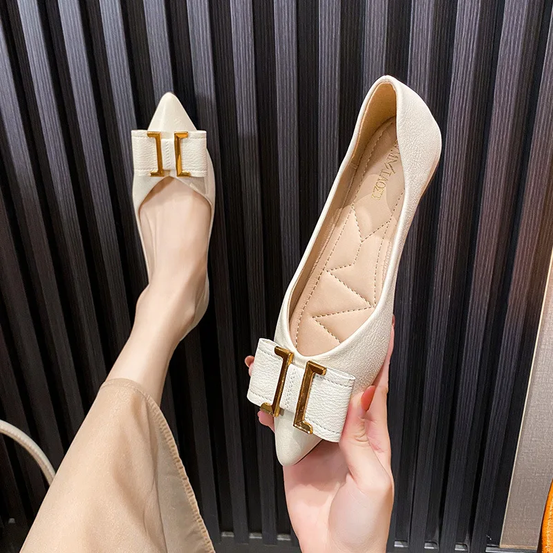 

Туфли женские с острым носком, мягкая кожа, плоская подошва, повседневные, большие размеры 41-43, Летний стиль