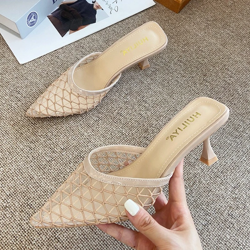 

Летние тканые сетчатые дышащие тапочки на каблуке, женские туфли-лодочки во французском стиле с острым носком, модные шлепанцы для женщин
