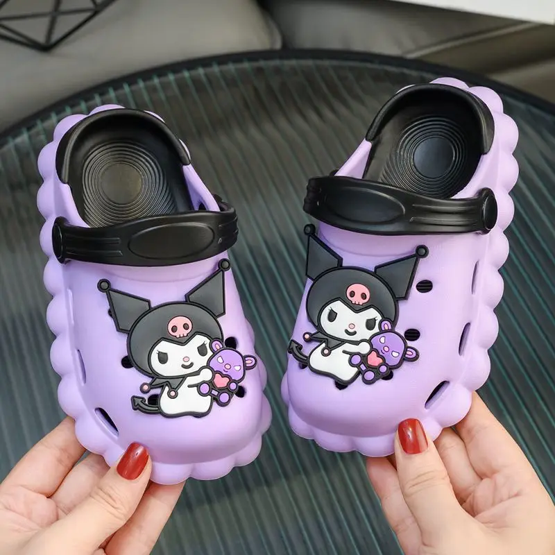 

Садовая обувь Sanrio Kuromi для девочек, детские сандалии Kawaii, тапочки, новая нескользящая износостойкая пляжная обувь с героями мультфильмов аниме, удобная обувь