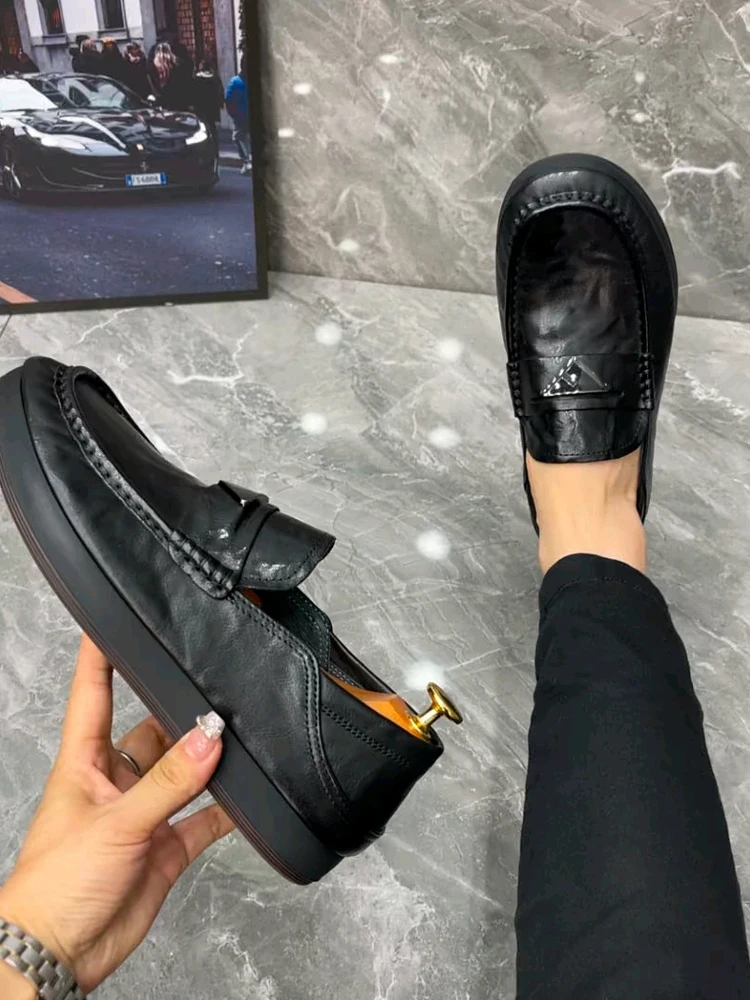 

Высококачественные повседневные мужские кожаные туфли: удобные, модные, трендовые, на плоской подошве, с резиновой подошвой, круглым носком, однотонные, деловые.