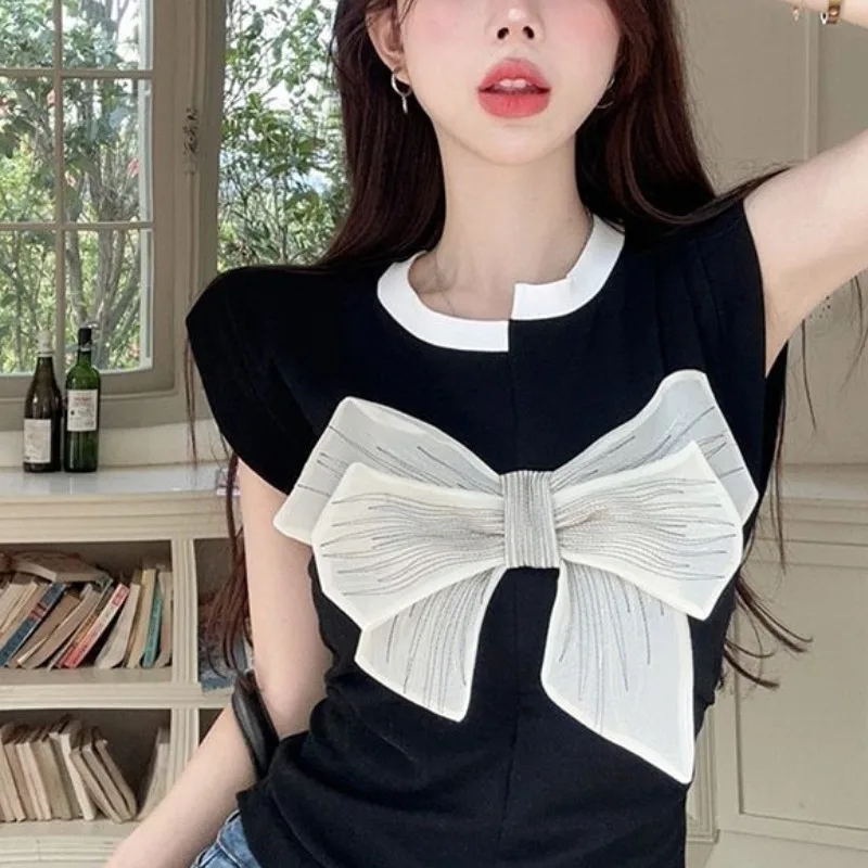 Simple and Casual Round Neck Cotton Pullover Summer New Short Sleeved Bow Women's Fashion Commuting Slim Fitting T-shirt Top