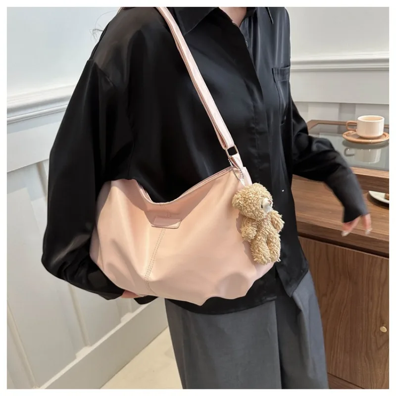 Spring 2024 New Style This Year Popular High-capacity Shoulder Bag Trend Fashion Commuter Leisure Tote Shoulder Crossbody Bag