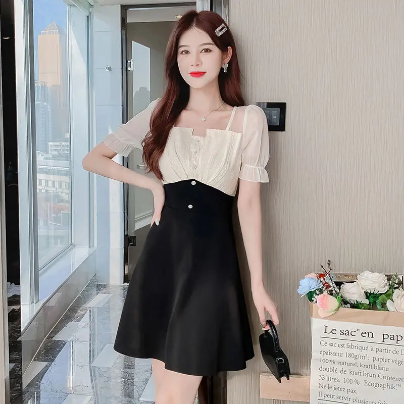 Trendy Dress Waist Cinching Slimming Patchwork Ladies' Age Reduction  Long Sleeved Flesh Covering A-line Small Black Dress