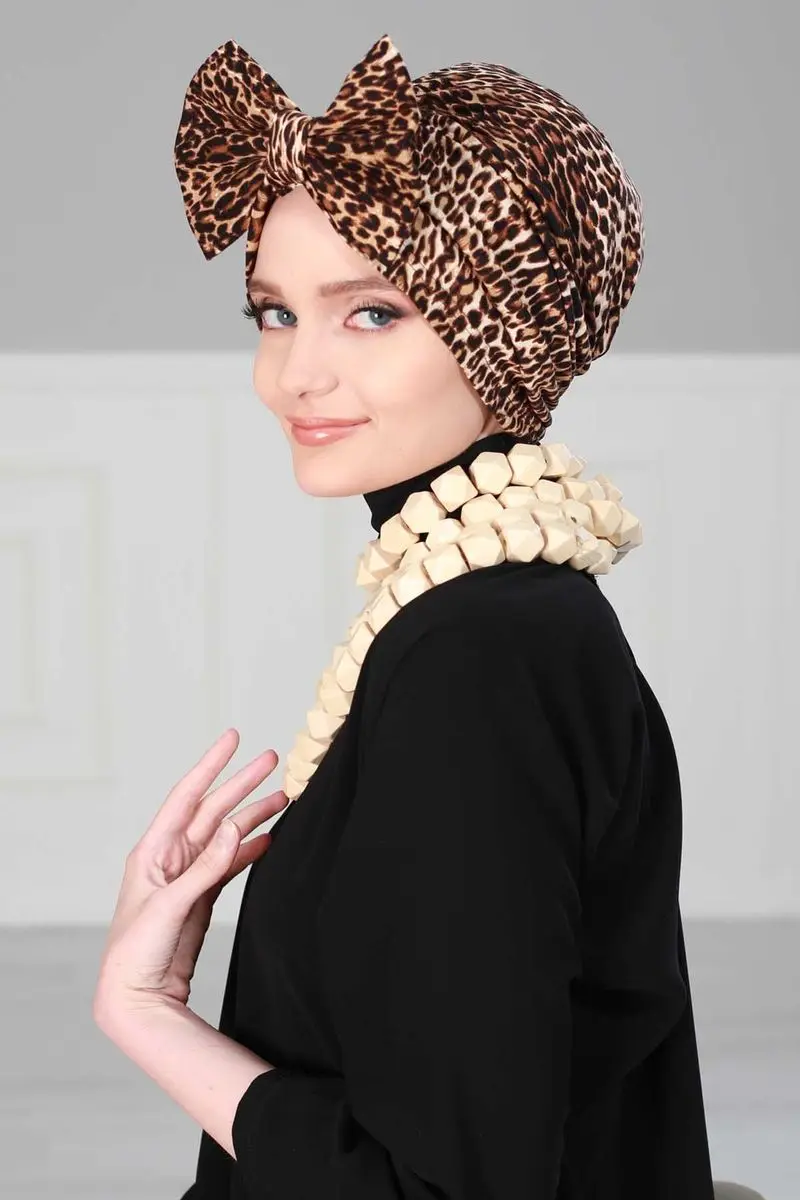 Giant bow patterned Bone leopard pattern