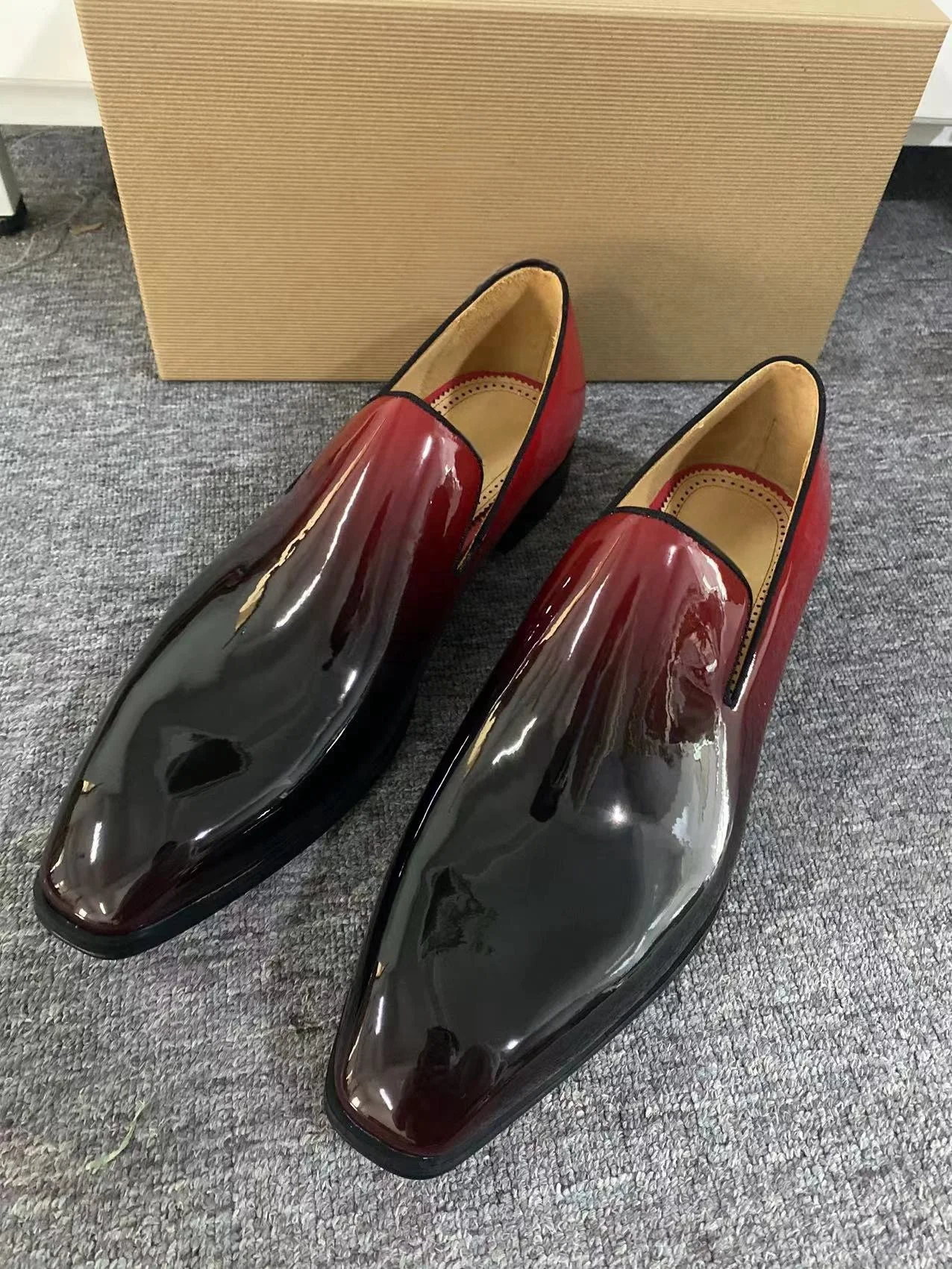 

Spring 2025 New Men's Leather Shoes Square Toe Low Heel Color Matching Slip-On Wedding Banquet Office Large Size Men Dress Shoes