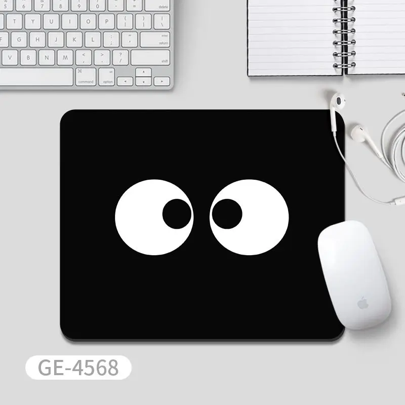 Simpatico tappetino per mouse in gomma Kawaii con espressione degli occhi per PC Gamer Decorazione desktop Tappetino per mouse da ufficio Tappetino da scrivania Bordo cucito