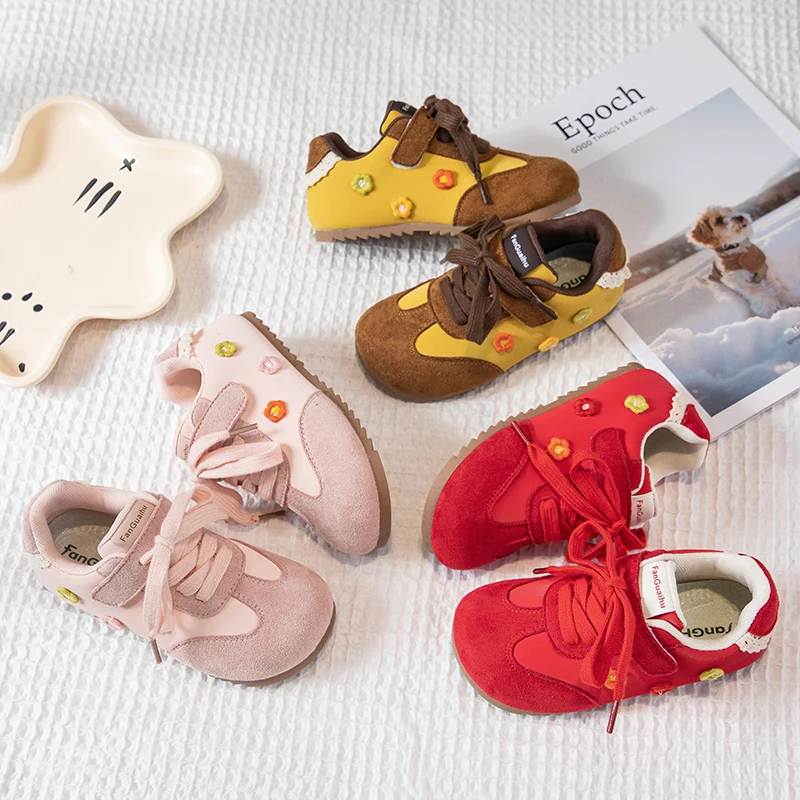 

Детские кроссовки для бега 2026: Новая модная повседневная обувь для ходьбы, мягкие спортивные туфли для малышей (мальчиков и девочек) с цветочным узором