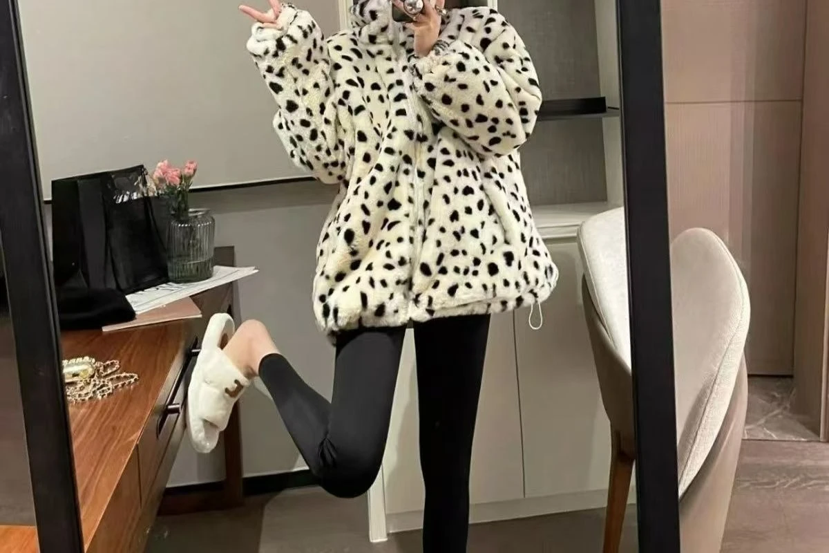 Nowy płaszcz damski na jesień i zimę 2025, pluszowy, uniwersalny, futrzany, casualowy, modny.