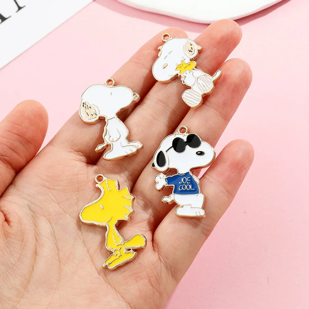 Miniso Snoopy Cartoon Pendant Accessories Love Cute Dog Alloy Dripping Oil Pendant Keychain Necklace Bracelet DIY Accessories