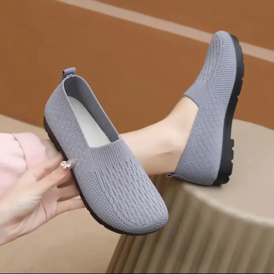 Zapatos planos de malla de corte poco profundo para mujer, zapatillas informales transpirables para madre, novedad de 2024