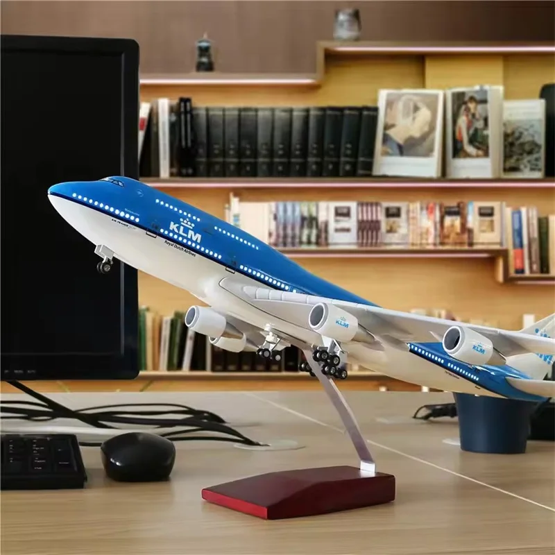 2025 New 1/157 Scale Airplane B747 KLM Royal Dutch Airlines Model W Light Wheel Diecast Resin Plane Collection Display Gifts