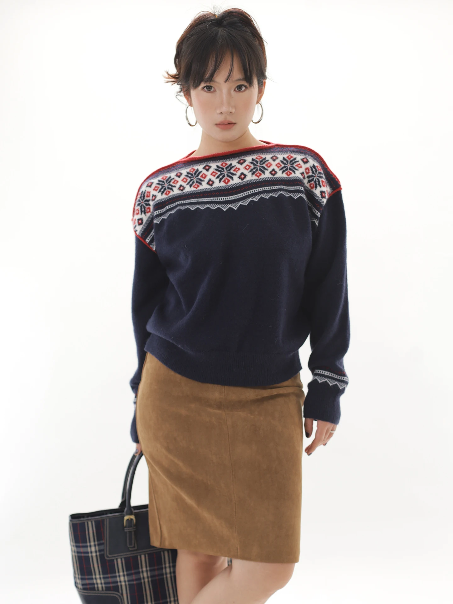 

Ohmyloli Теплый женский свитер с вышивкой снежинок в скандинавском ретро-стиле, с цветными вставками, длинными рукавами и круглым вырезом