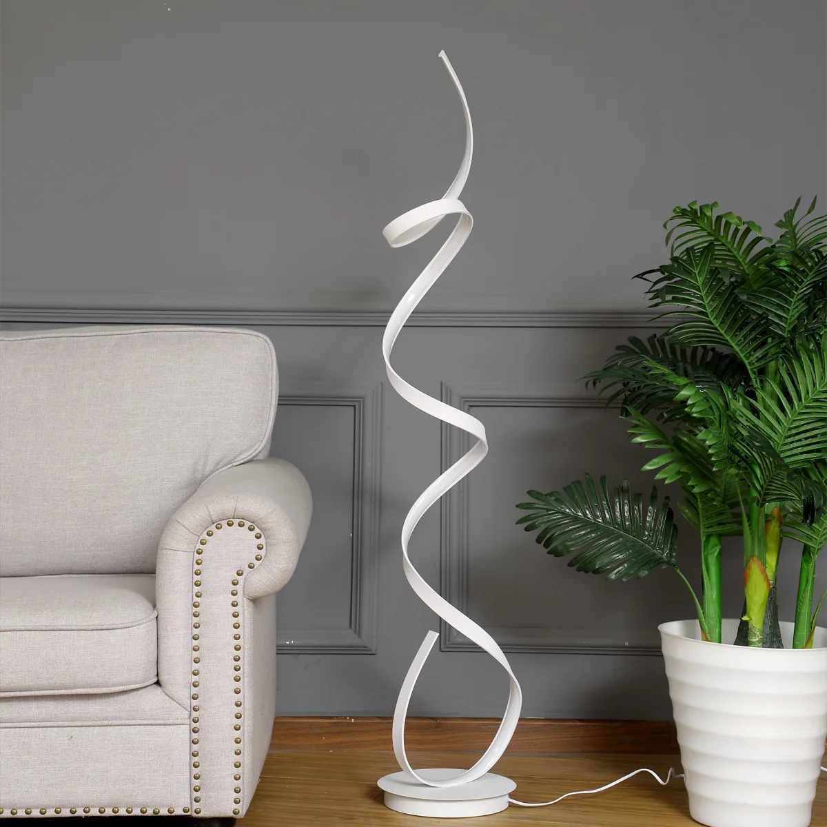 

Modern light luxury LED living room floor lamp study office home decoration personality atmospheric bedroom bedside lighting