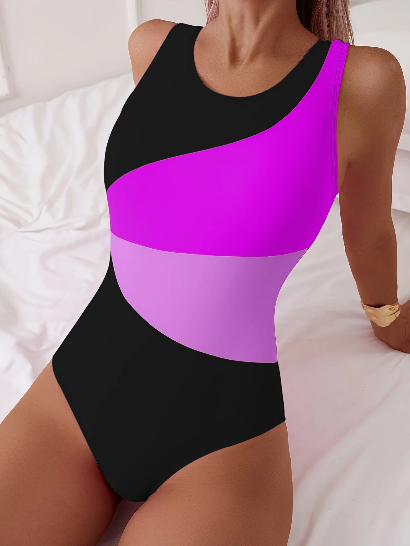 

Women's High-Waisted Sporty One-Piece Swimsuit with Detachable Padding - Black & Purple Contrast Design,Water Colorblock Design