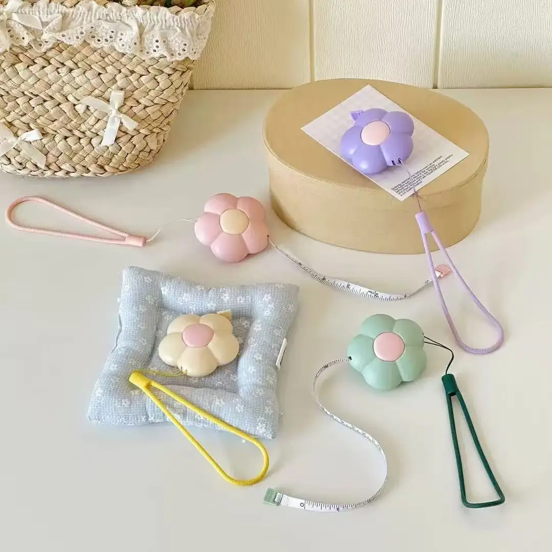 Cute Flower Mini Soft Tape Measure Random Color 1Pc 2M Retractable Measuring Tape With Lanyard, Portable Pocket Ruler for Height