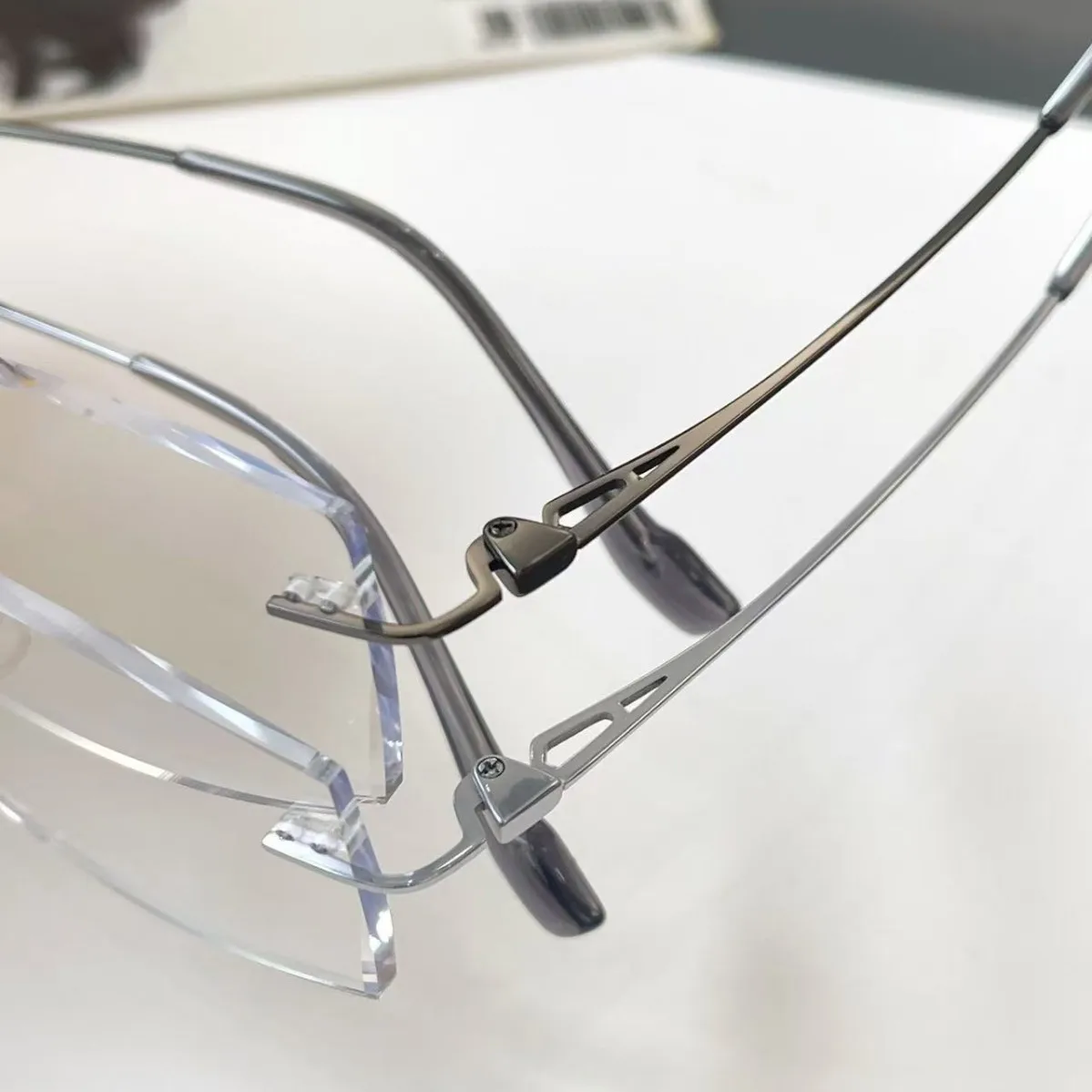 Reading Glasses Anti Blue Light Men Titanium Rimless Grey / Silver Z2 Ultra Light Comfortable Flexible Classic Eyeglasses