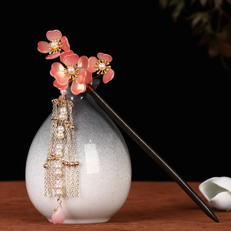 

Шпилька для волос в китайском стиле, деревянная заколка с длинными кисточками и цветами, жемчужинами, свадебный аксессуар в ретро стиле для невесты, тиара