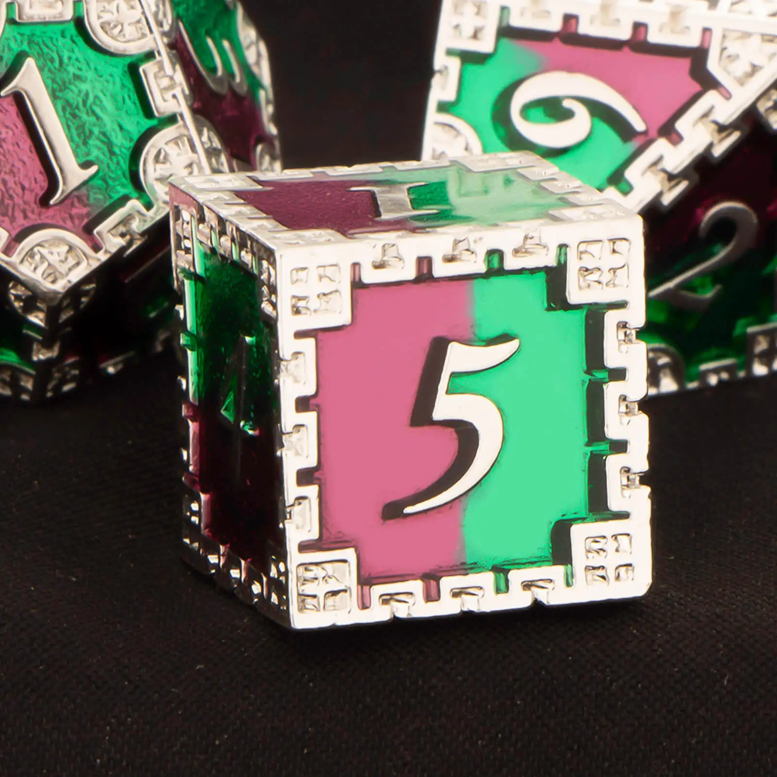 

7Pcs DND Metal Dice Set D&D, Polyhedral D and D Dungeon and Dragon RPG Role Playing Dice D20 D12 D10 D8 D6 D4