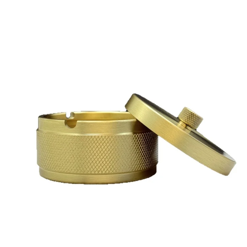

Creative Reticulated Round Ashtray Outdoor Portable Windproof Car Ashtray with Lid Home Office Desktop Brass Ashtray Ornaments