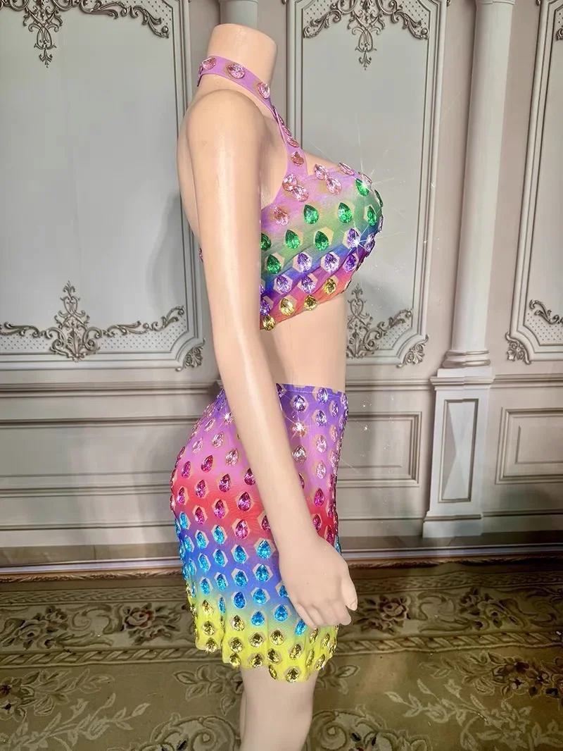 Cristalli sexy senza schienale colorati 2 pezzi gonne bikini set per le donne spiaggia estiva celebra il costume drag queen di danza di Las Vegas Show