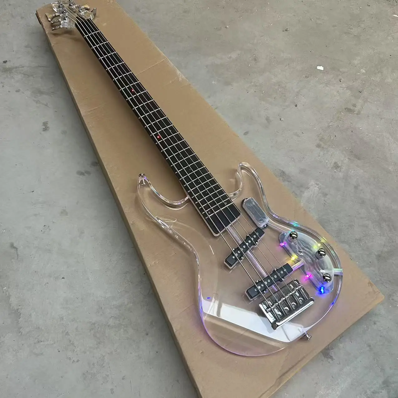 New acrylic crystal rainbow light 5-string electric bass, wholesale and retail.