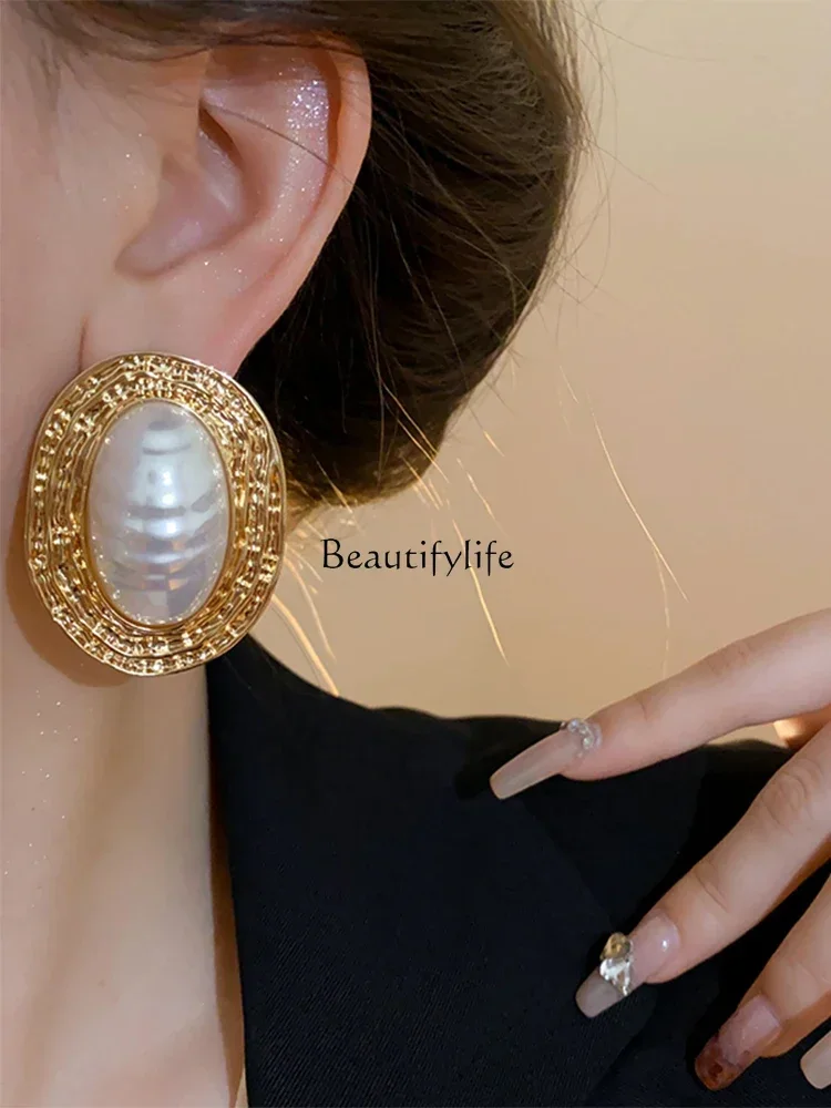 Medieval Exaggerated Oval Pearl Gold Big Ear Stud, High-Grade Niche Unique Earrings