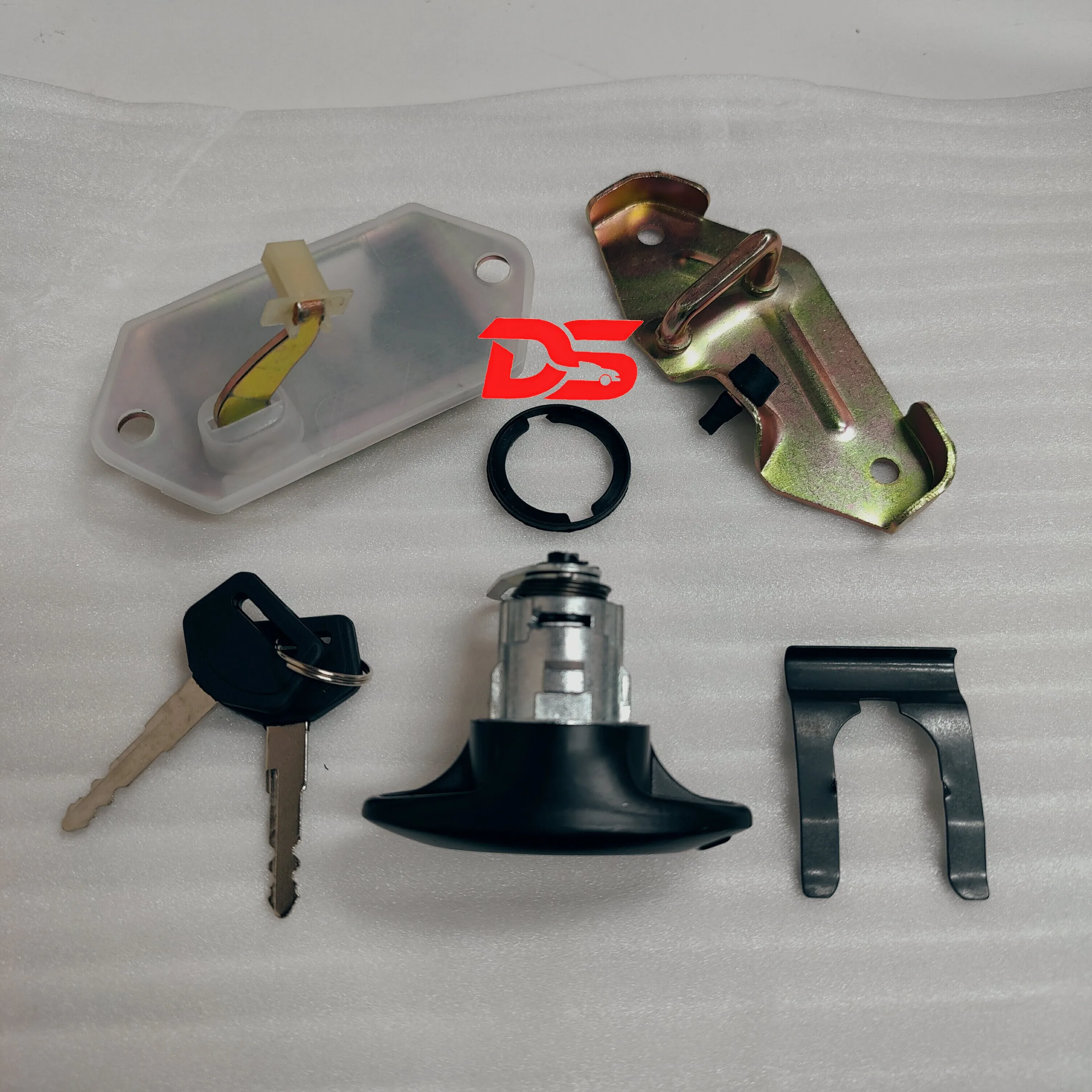 1set Rear door lock machine 69055-36011 for Toyota COASTER  back door lock core 6905536011 view 5