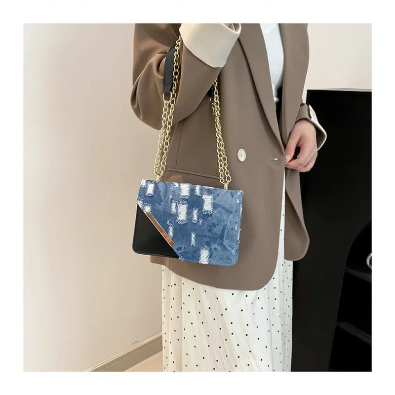 

Роскошная женская сумка-мессенджер, материал из мягкой кожи, функциональность через плечо, элегантная классическая эстетичная привлекательность