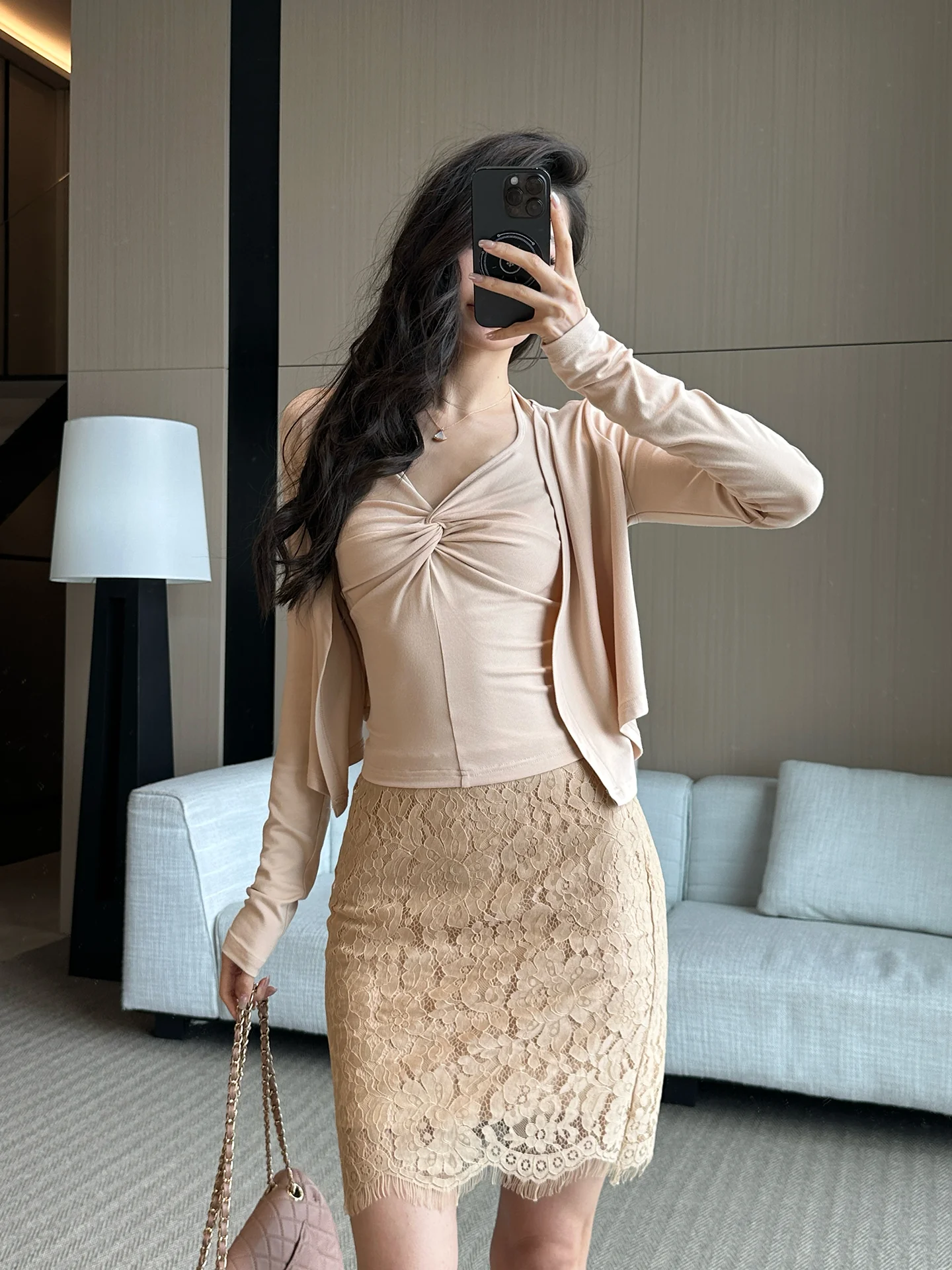 

Light Maturi Sle Women's Lace Wrap Bodycon Skirt Set with Strap Cardigan Spring Faion Tee-Piece Ensemble