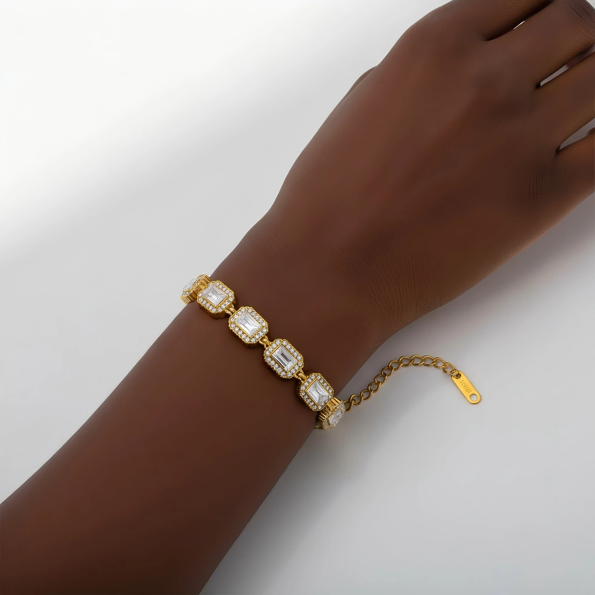 Exquisites Funkelndes Zirkon-Edelstahl-Armband für Damen 18K Vergoldeter Charm Wasserdichtes Schmuck-Geschenk – Detail 4