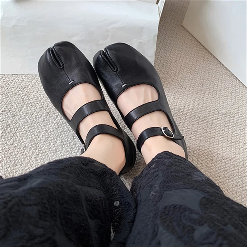 Designer Split Toe Flats Shoes Buckle Strap Women Comfort Bottom Ballerina Shoes Soft Leather Solid Outdoor Footwear