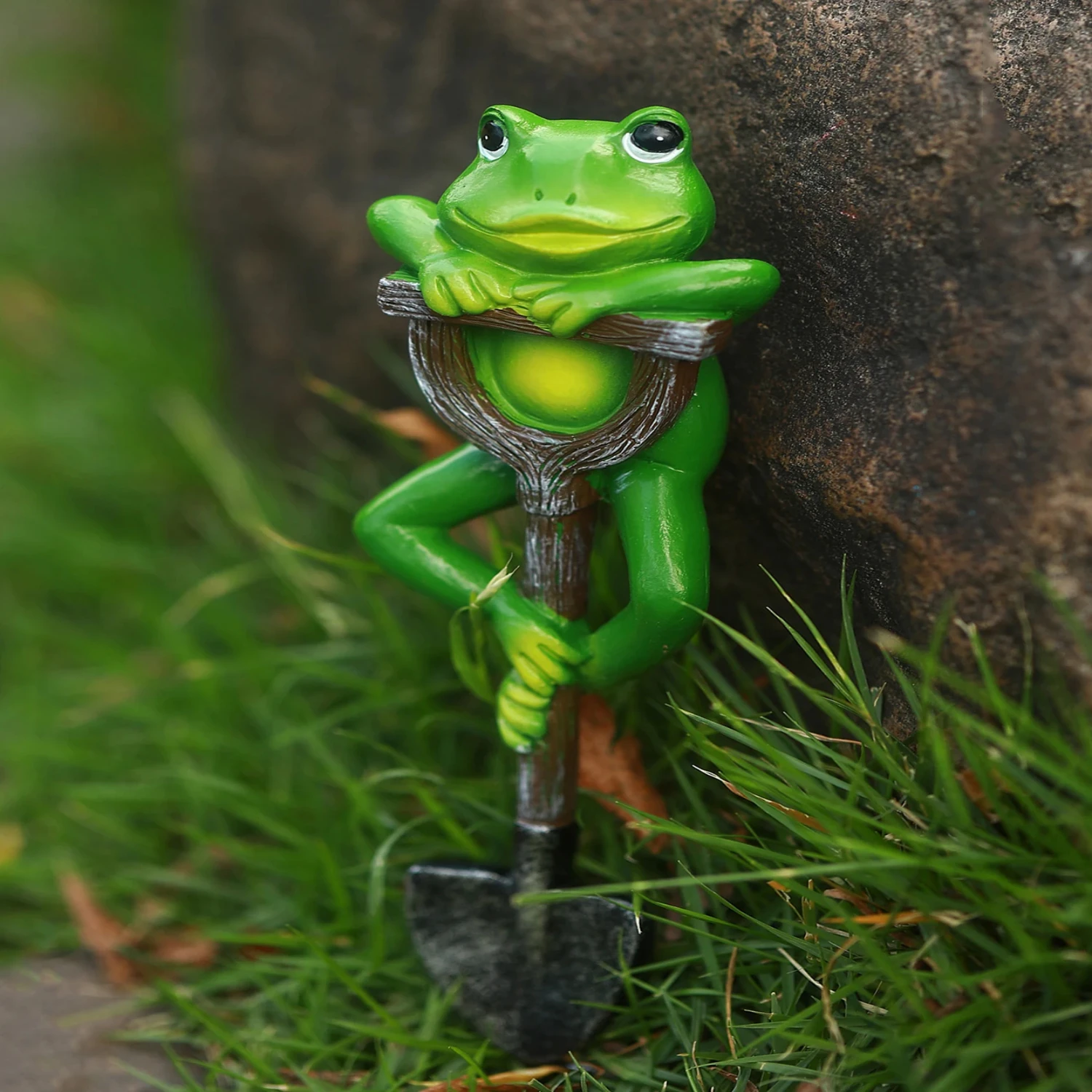 Increase the charm of your outdoor space with this delightful 1pc creative bonsai frog, rabbit, turtle, and gnome shovel garden 