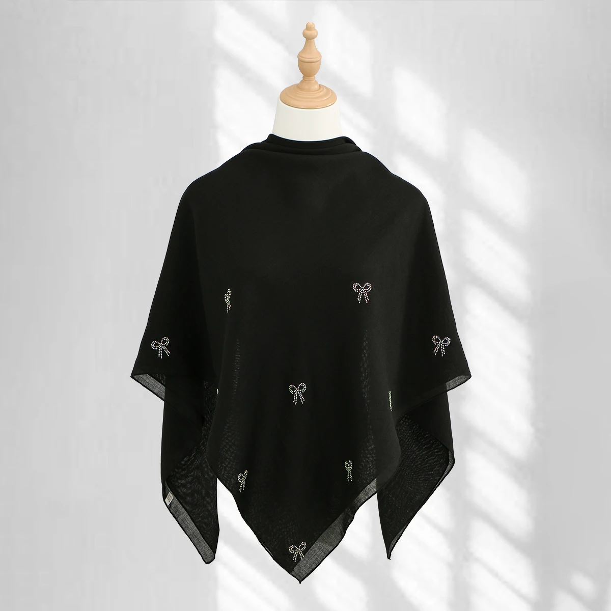 풀 쉬머 보우 라인스톤 스퀘어 스카프 여성용 부드러운 코튼 보일 히잡 무슬림 솔리드 플레인 인스턴트 히잡 헤드스카프 110*110cm