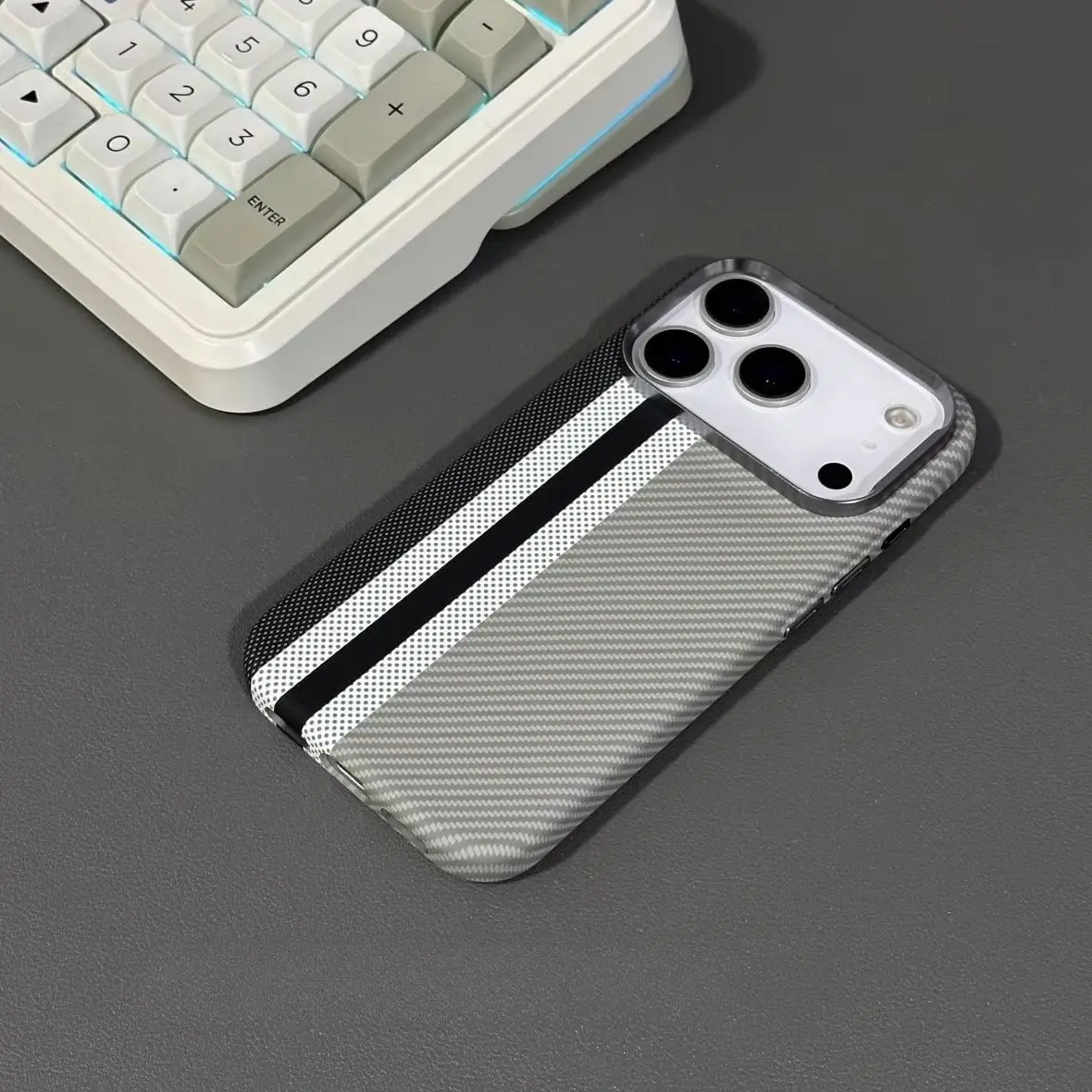 

Phone Case Magnetic Cover for iPhone 17 16 15 Pro Max Carbon Color Relief Hard PC Shell For MagSafe Back Cover Camera Lens Coque